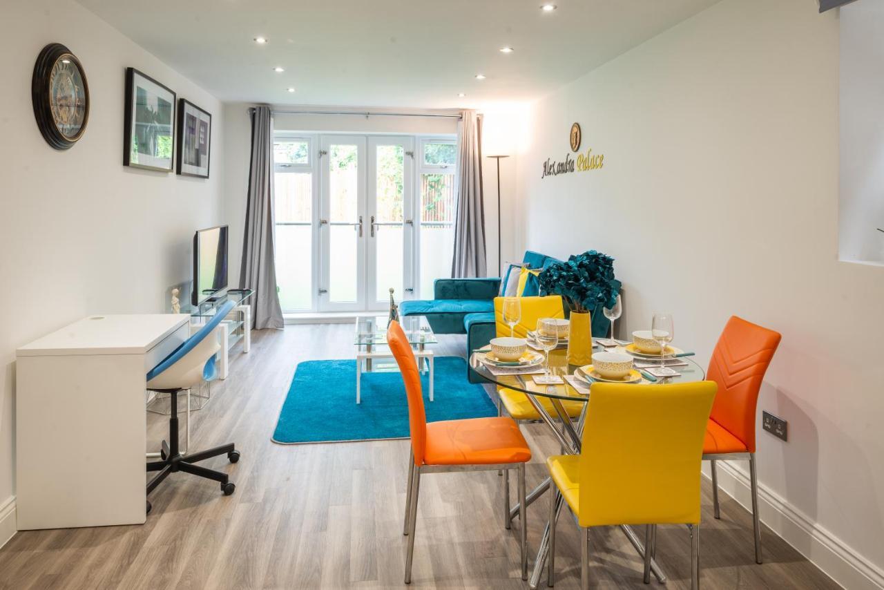 The 'Pinky' - Beautiful 1 Bed Apartment In Hatfield - Free Parking - Near Uni & Business Park - Big Savings On Long Stays 외부 사진