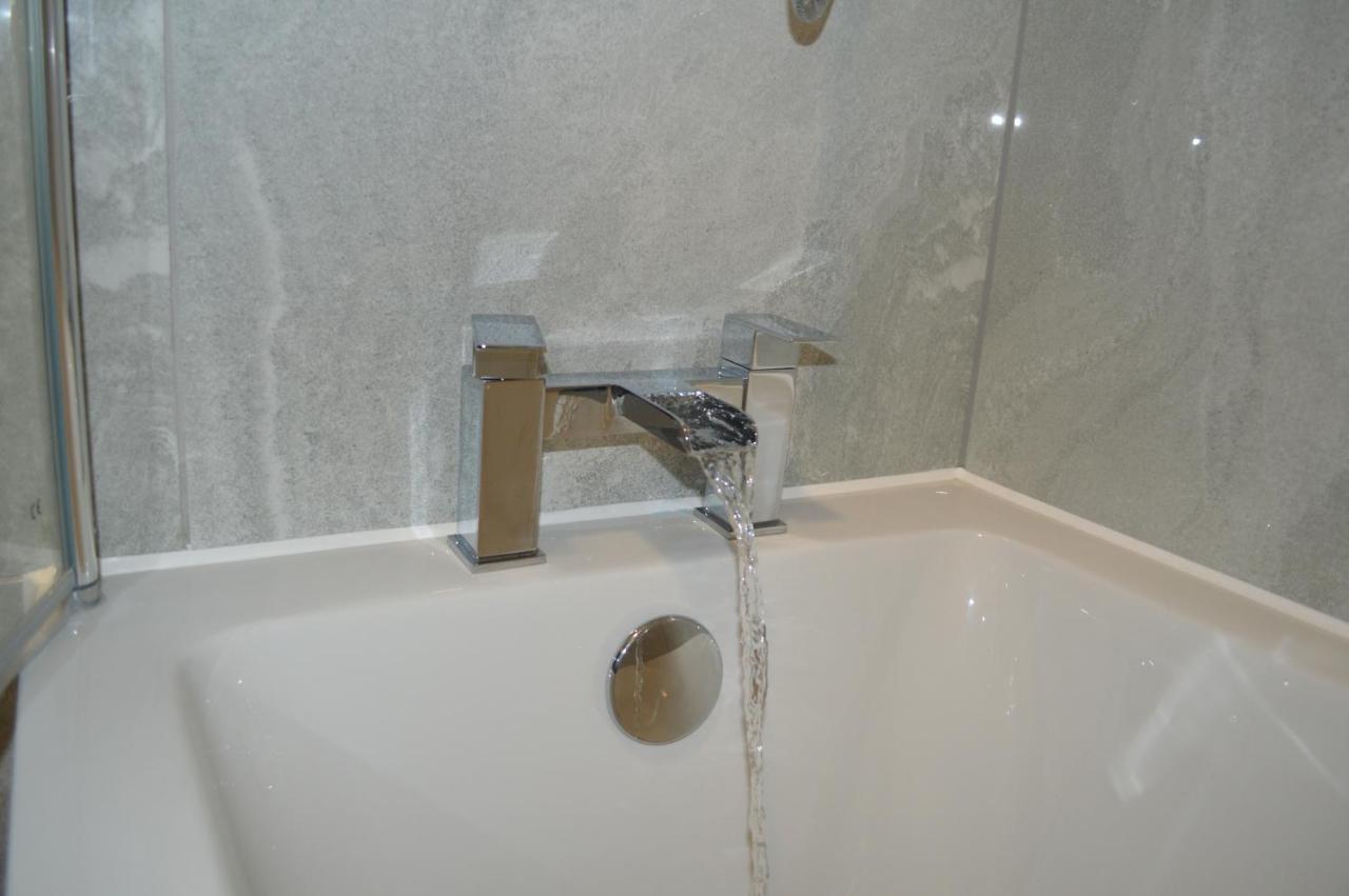 The 'Pinky' - Beautiful 1 Bed Apartment In Hatfield - Free Parking - Near Uni & Business Park - Big Savings On Long Stays 외부 사진